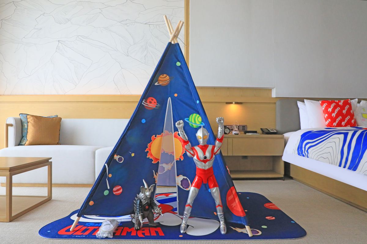 经典奥特曼主题湖景套房