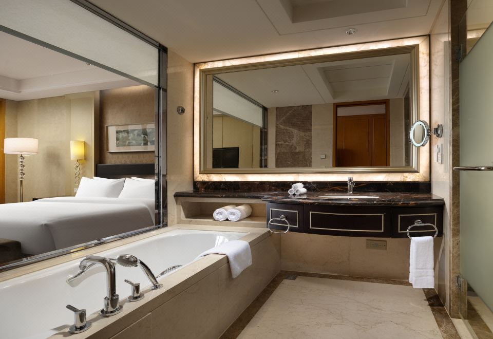 The Westin Hefei BaoheMia's Cloud Enigma Family Room