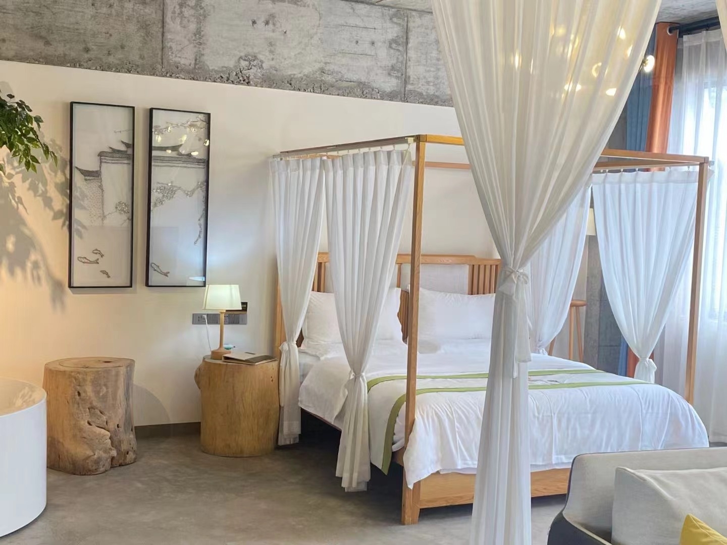 戀戀不舍豪華方床房