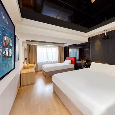 樂享親子房~哈曼卡頓音效投影~夢百合床墊~全景外窗 康鉑飯店（南京新街口中心店）優惠