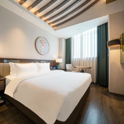 雲庭高級大床房（客房冰箱+辦公桌椅+電視投屏） 北京便宜坊飯店（天安門廣場店）優惠