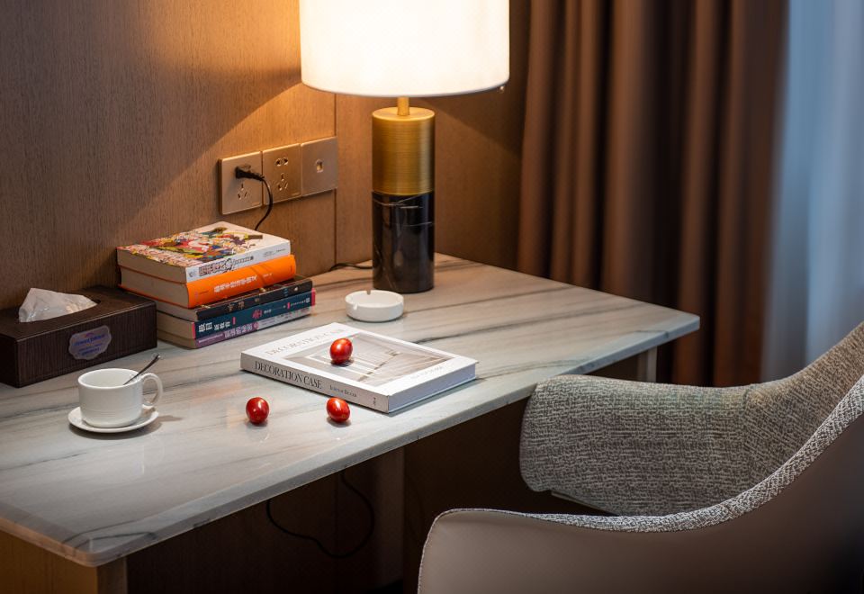 Howard Johnson Upark HotelSmart Control Twin Room