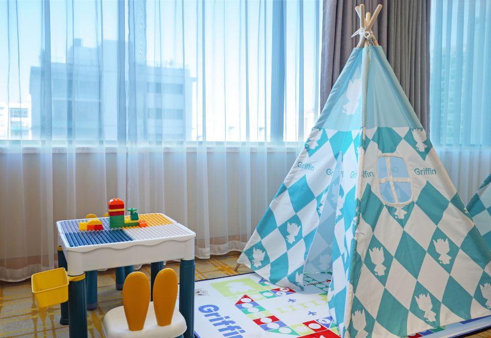 JW Marriott Hotel BeijingJW Family Fun Journey - JW Gryphon Theme Twin Room