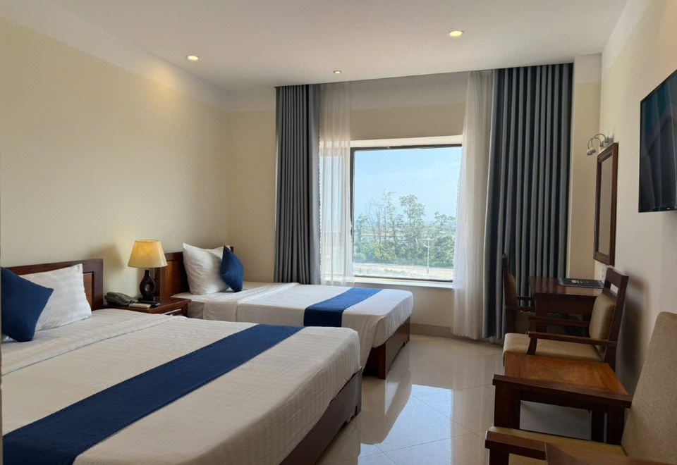 海军高级三人房