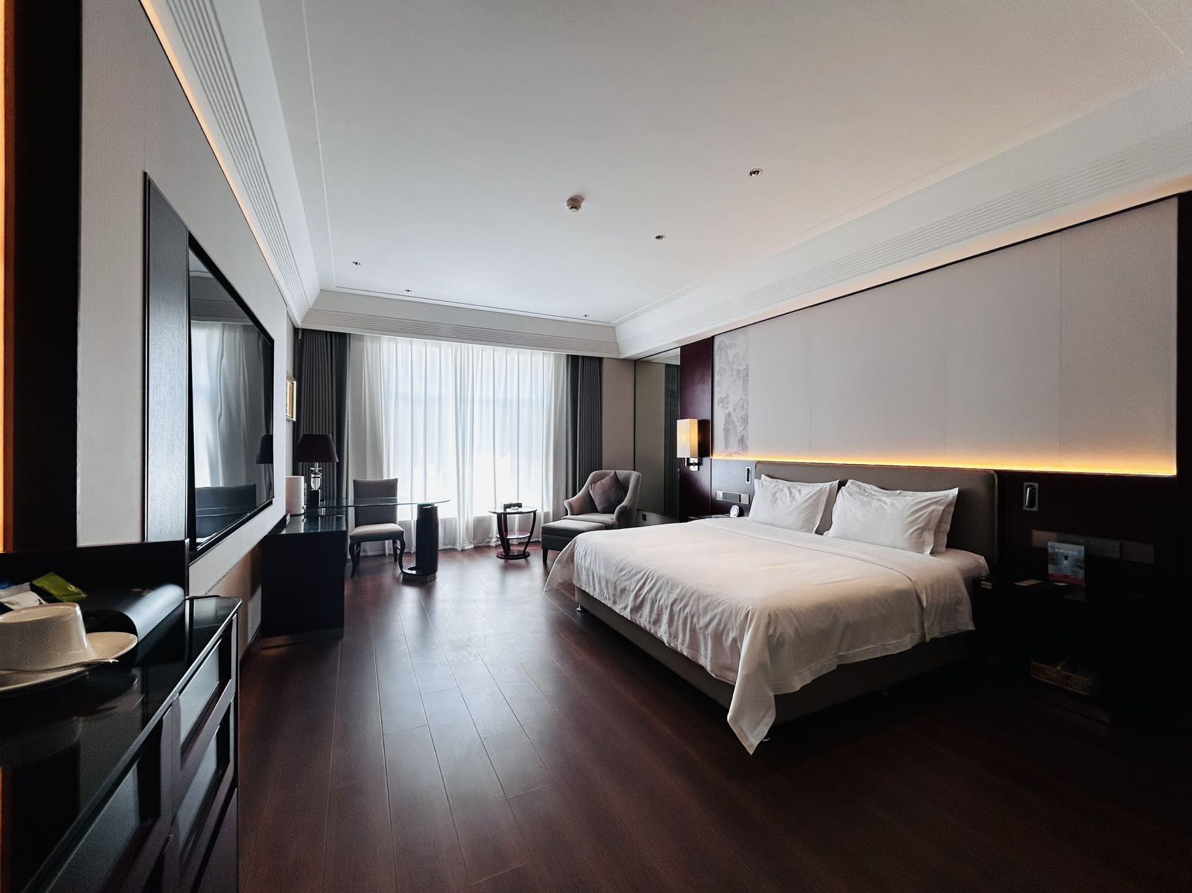 行政大床房（智能客控+落地窗+加湿器+迷你小冰箱）