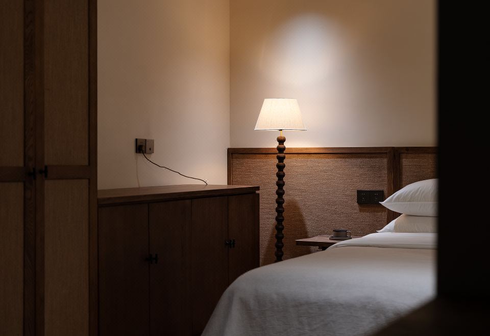 梧影.阳台观景家庭房-零压床垫︱智能客控︱极米投屏