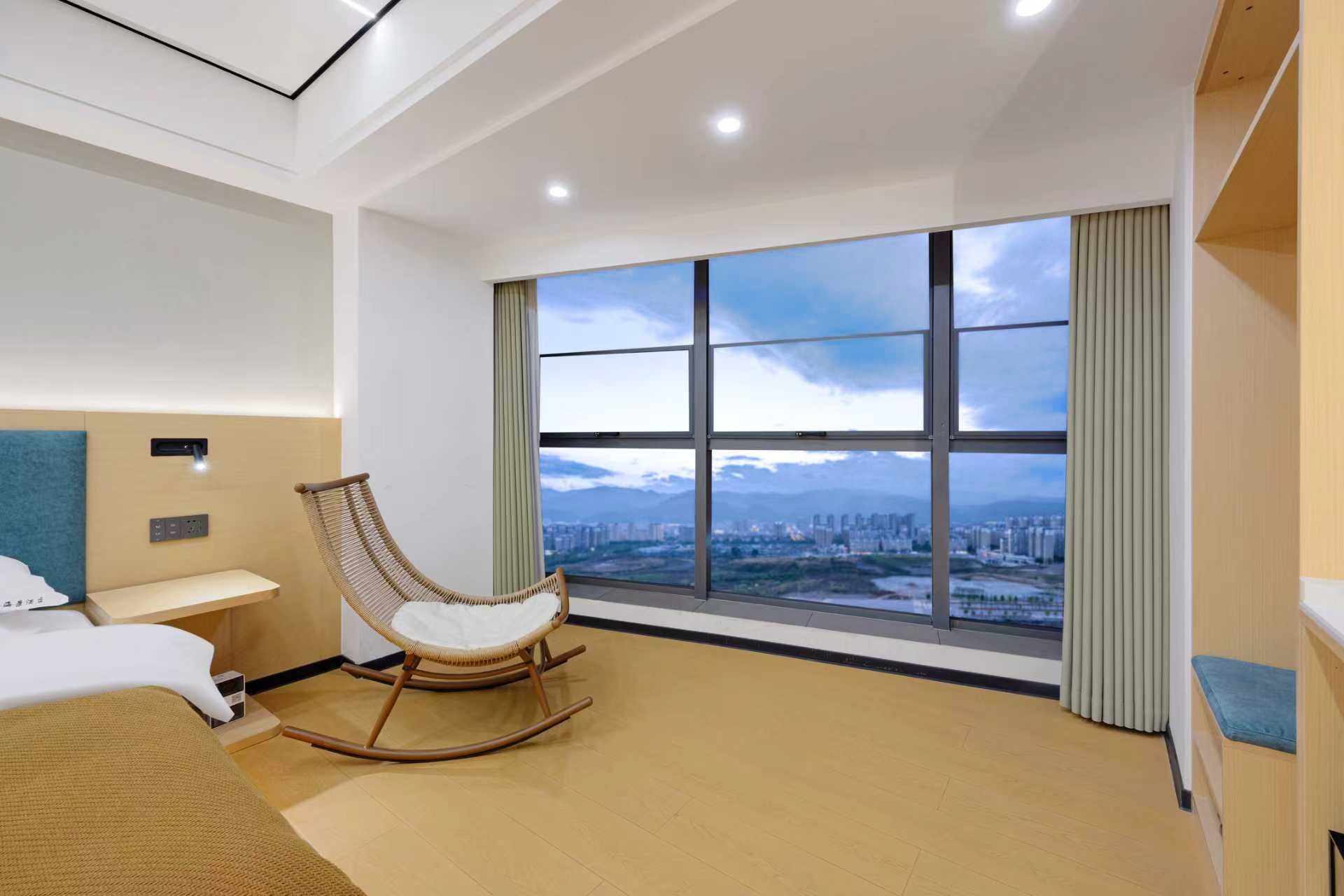 高空观澜套房（静赏万家灯火+定制静眠床品+小冰箱+智能马桶）