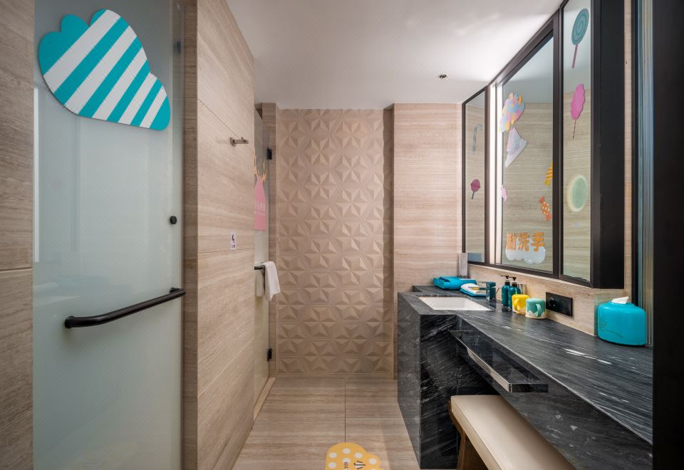 糖果飞屋主题双床房（鱼嘴小屋丨玩具桌丨空气净化器）