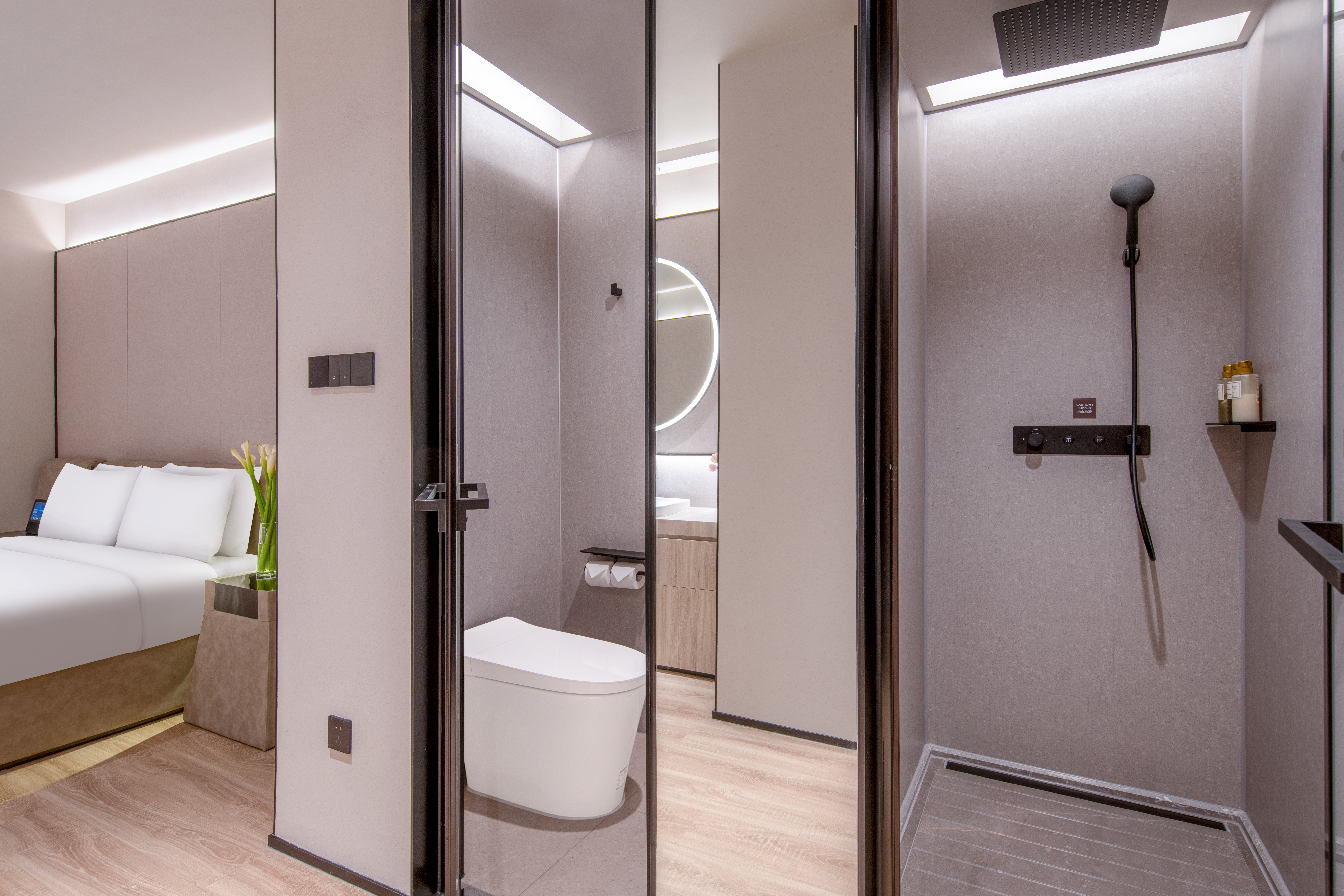 高级双床房（智能客控+深睡枕+小冰箱）