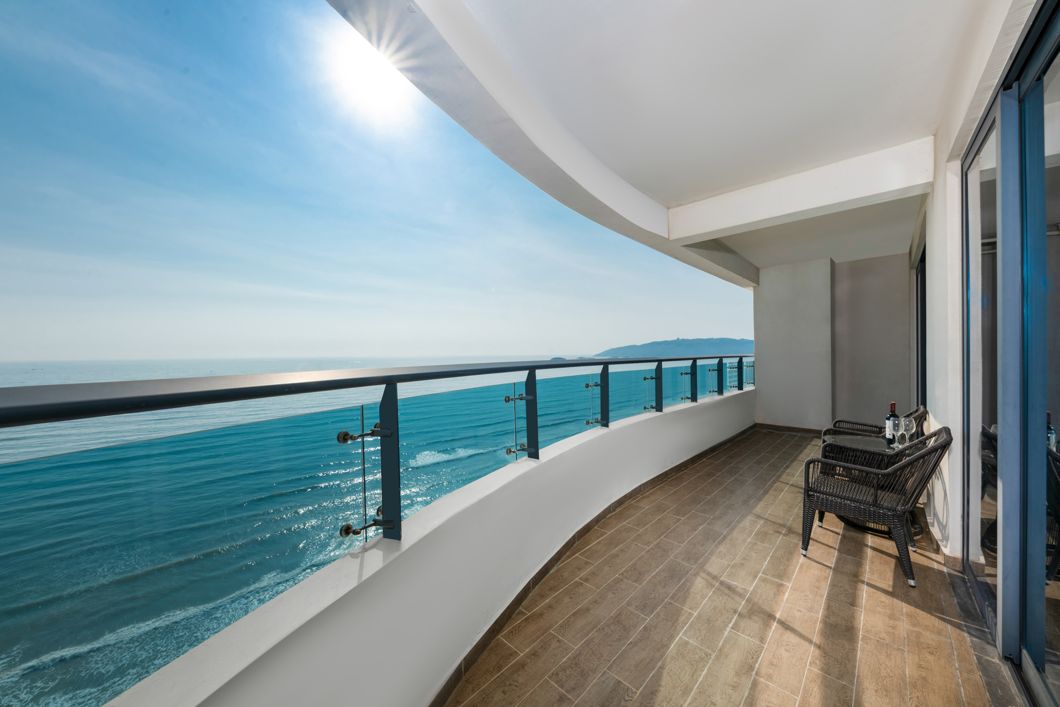 180°豪华双卧正海景套房