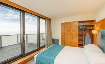 The View Hotel - Housity