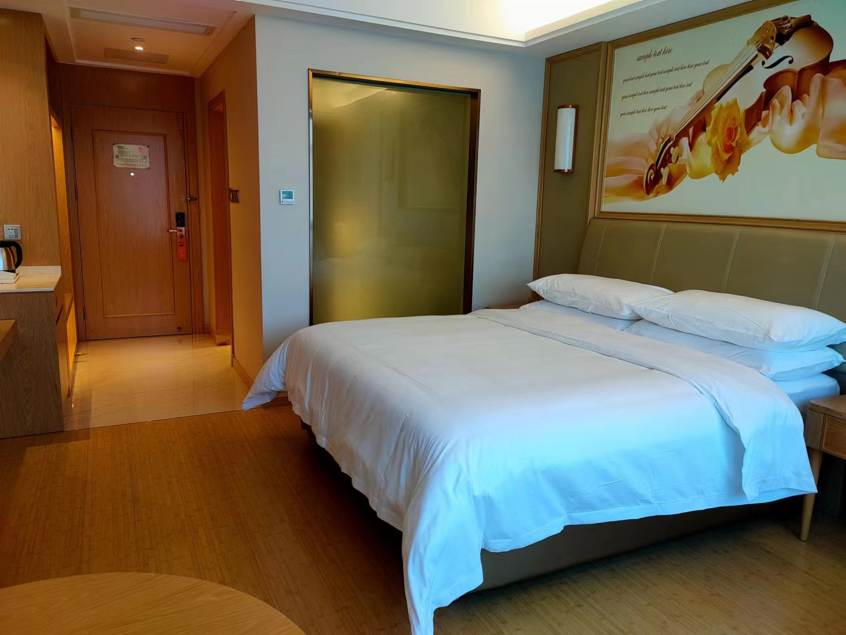 豪华大床房（抗菌防蟎亲肤布草+深睡荞麦枕）