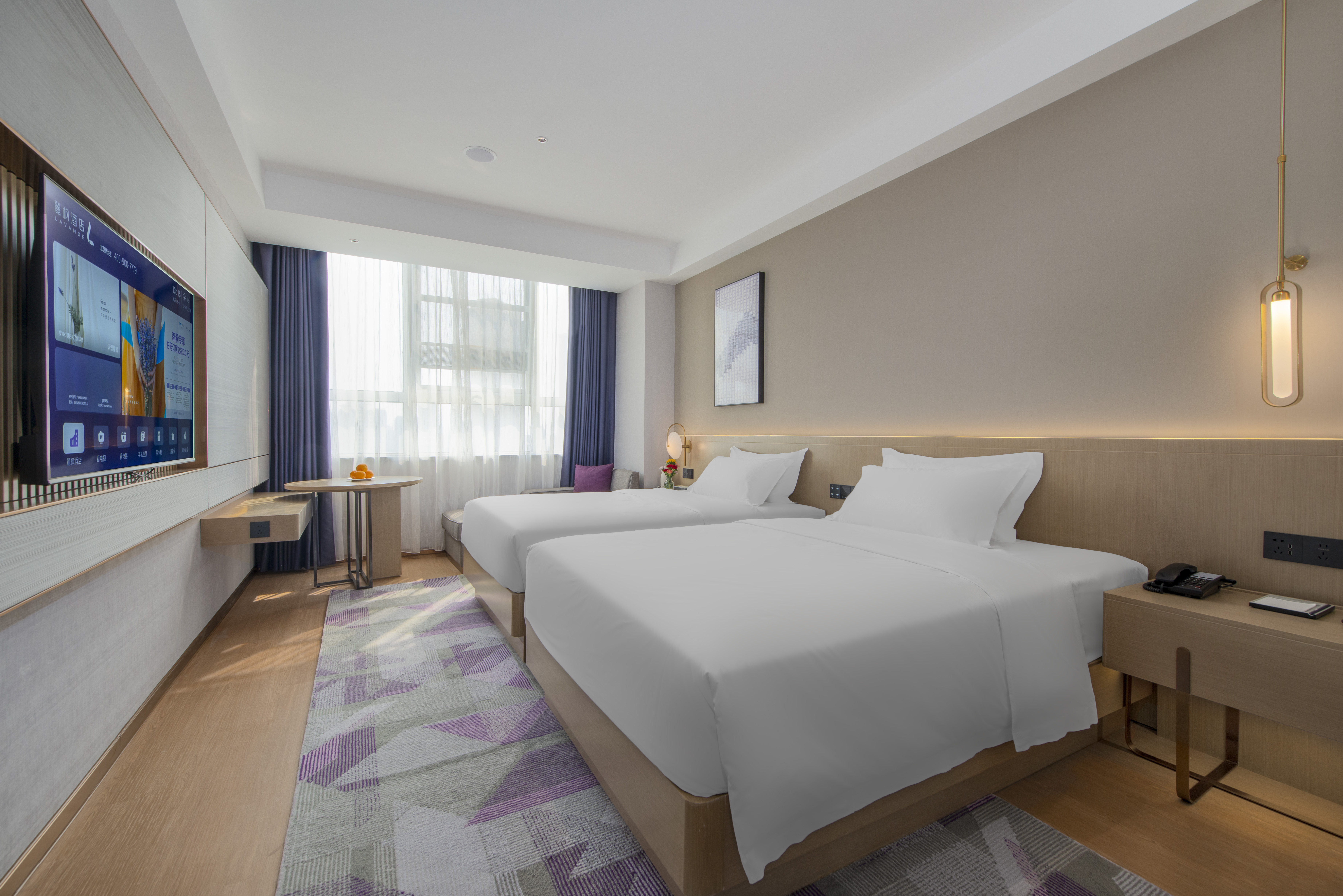 Lavande Hotel (Tianjin Zhongxin Ecological City Jijing Tiandi Branch)豪华双床房（慕思品牌床垫+小冰箱+电视投屏）