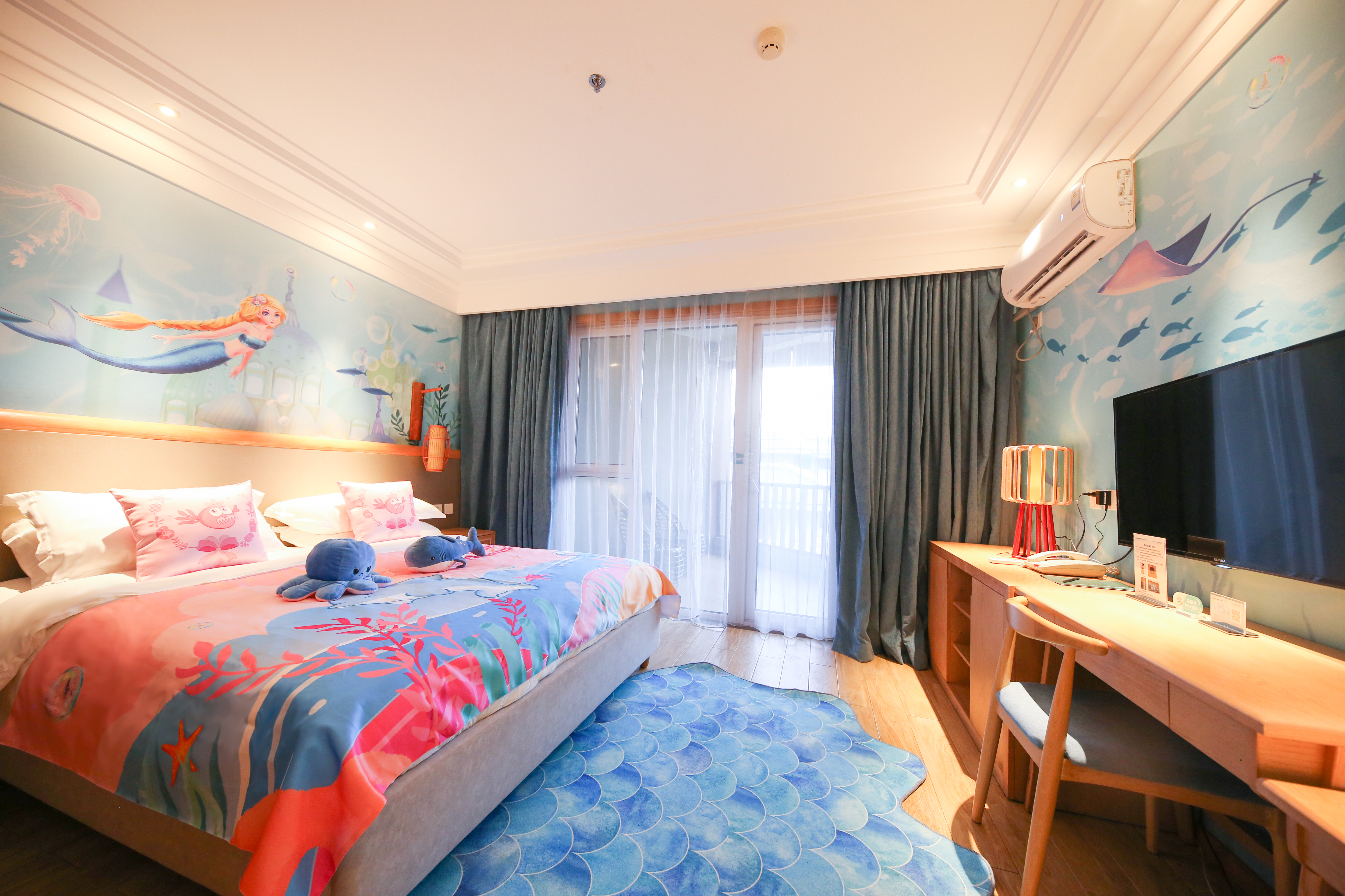 海洋主题园景公寓大床房
