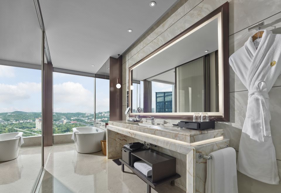 豪华房 双人床 城市景观 行政楼层