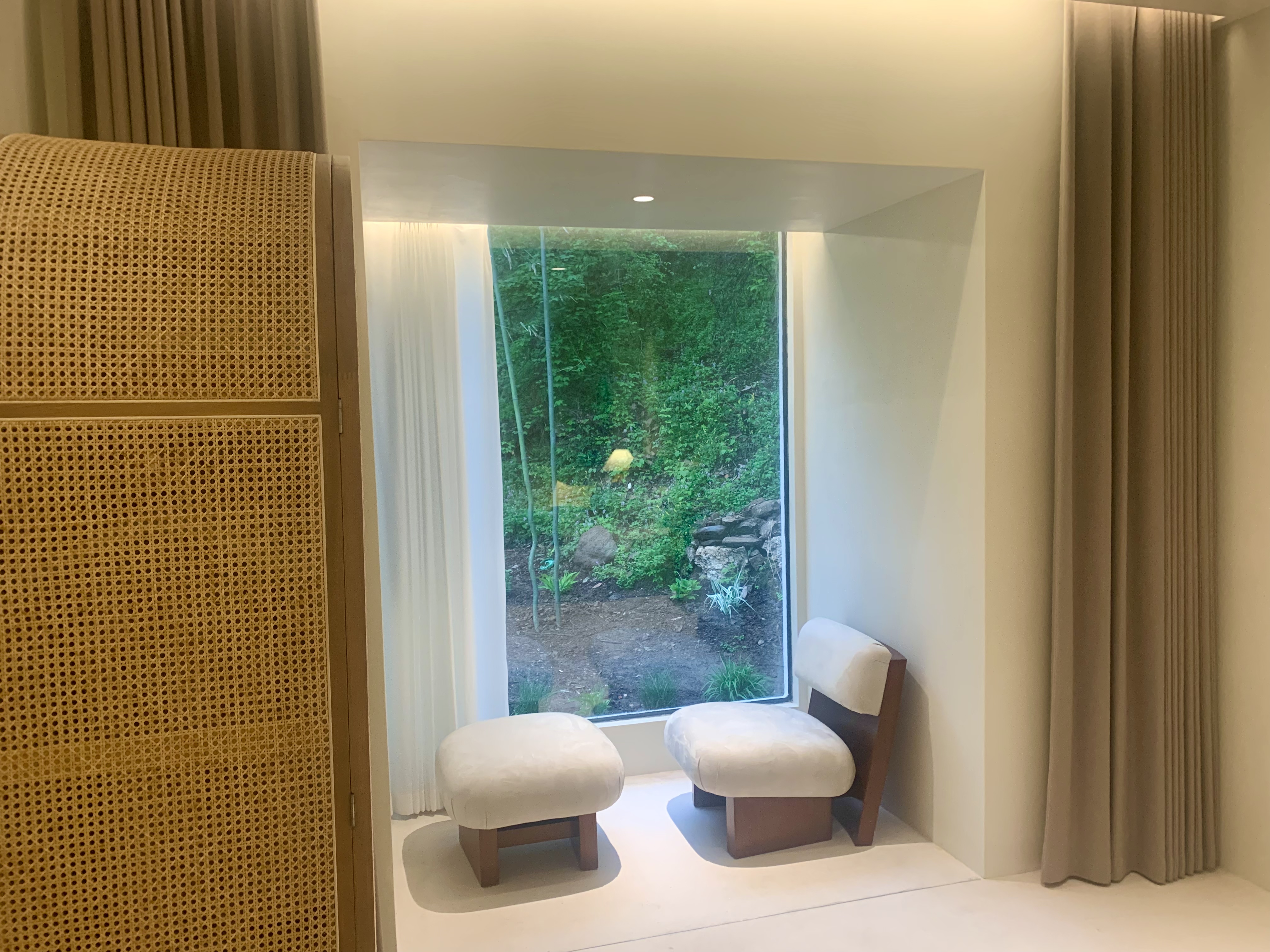 画字：山景高级套房|宠物友好|后山景观|全屋智能|