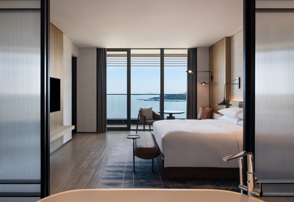 Sheraton Ningbo Xiangshan ResortDeluxe Ocean View Suite