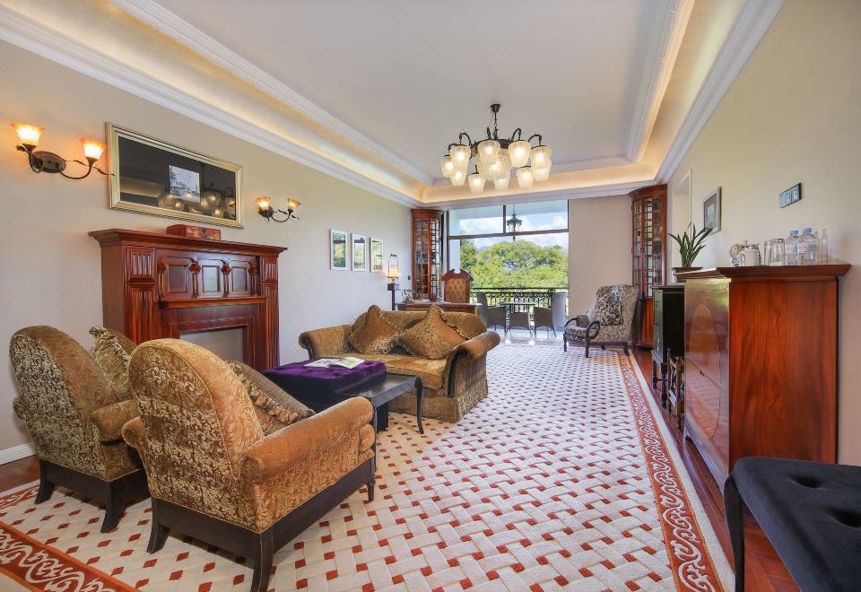 旧梦重温·尊享湖景行政套房（零压床垫+汗蒸房+超大浴缸）