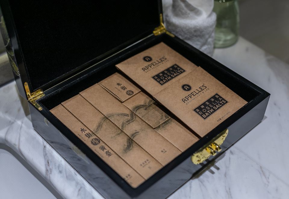 靜怡大床房（寶格麗洗護+獨立浴缸）