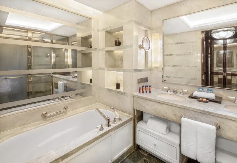 VR主题豪华套房（观影+游戏）