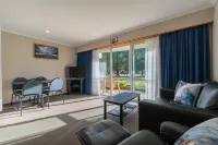 Parklands Motel & Apartments Te Anau