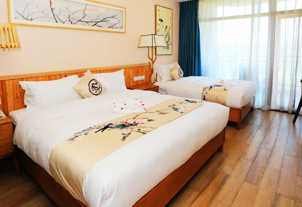 尊享园景家庭房