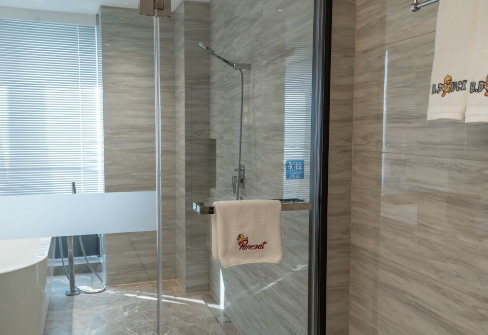 B.DUCK两房主题套房