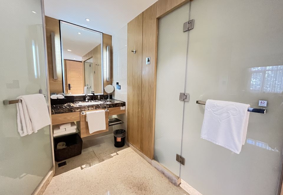 馨月双床房（闽南茶具+超大办公桌+小冰箱）