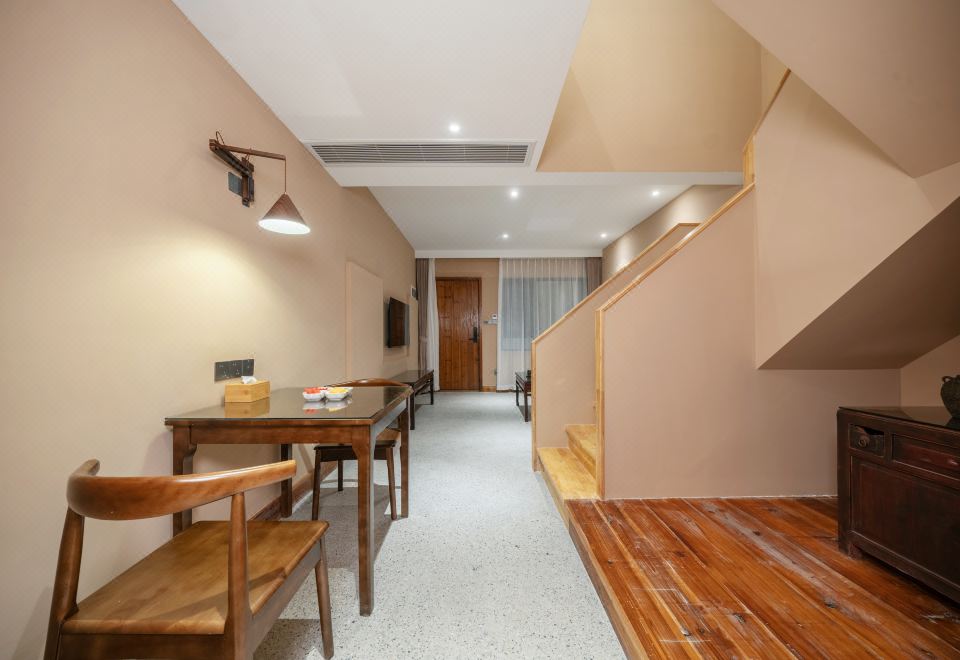 Leisure Loft Villa Suite - Courtyard-View, Mountain-View (Sofa)