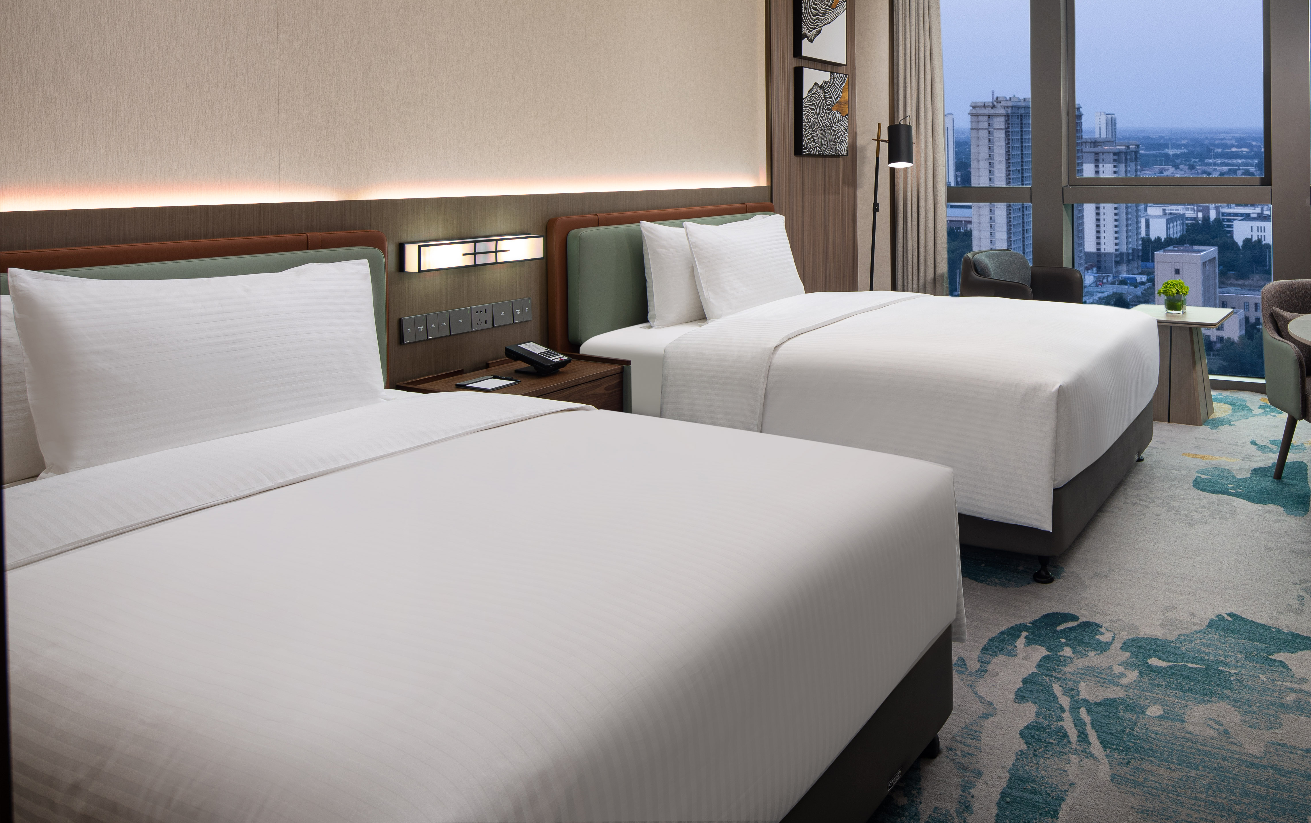 豪华双床房（繁华街景+落地窗+AccaKappa洗护）