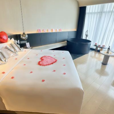 ICON浪漫大床房 深圳濱河時代ICON LAB艾墾酒店優惠