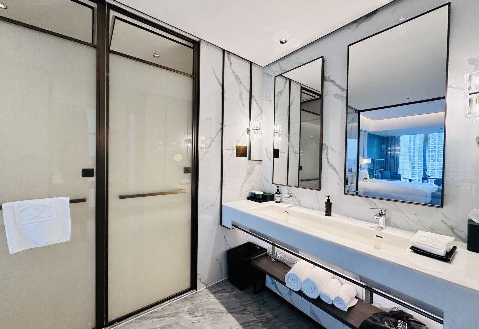 索尼PS5主機游戲大床房