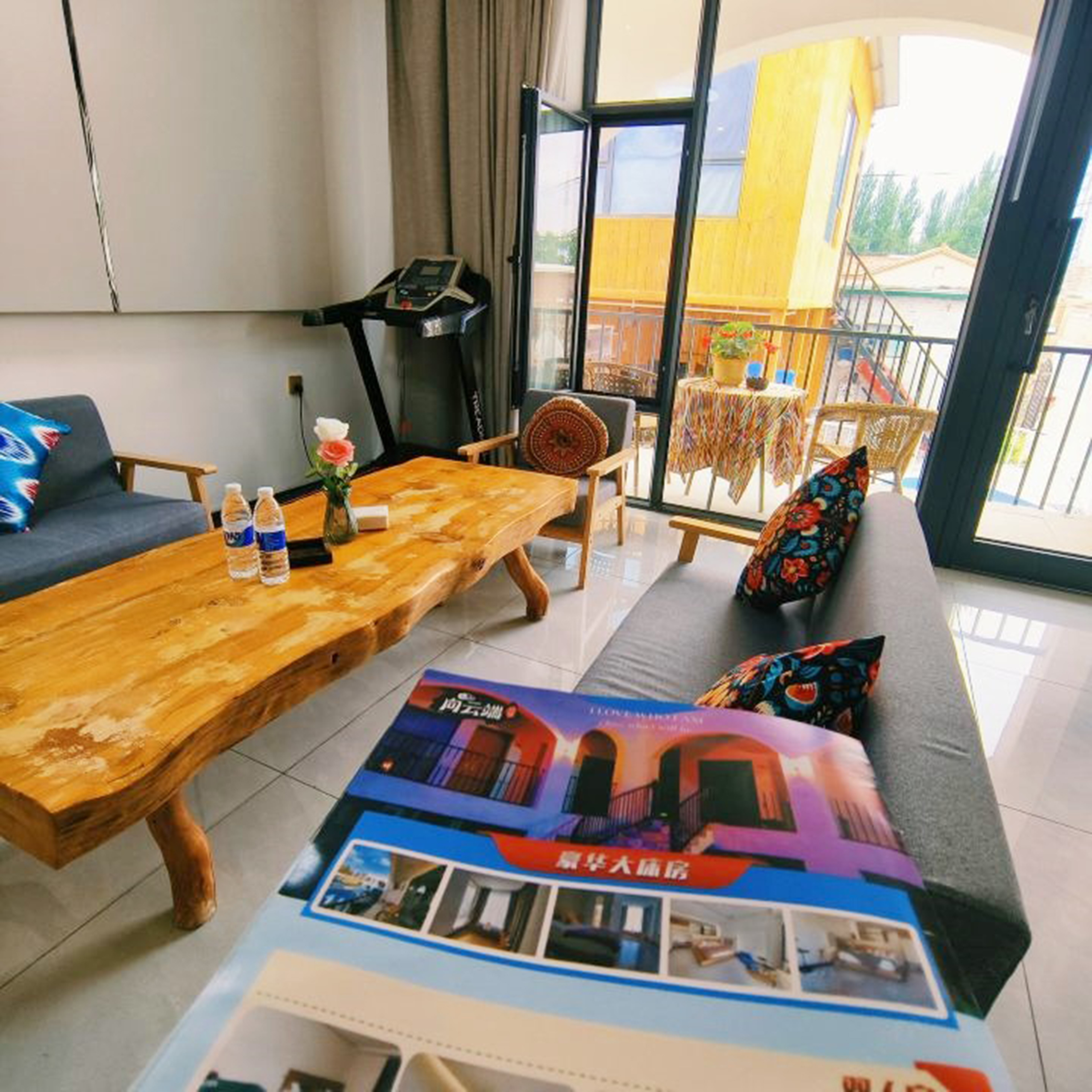 云烟豪华大床房（独立空调）