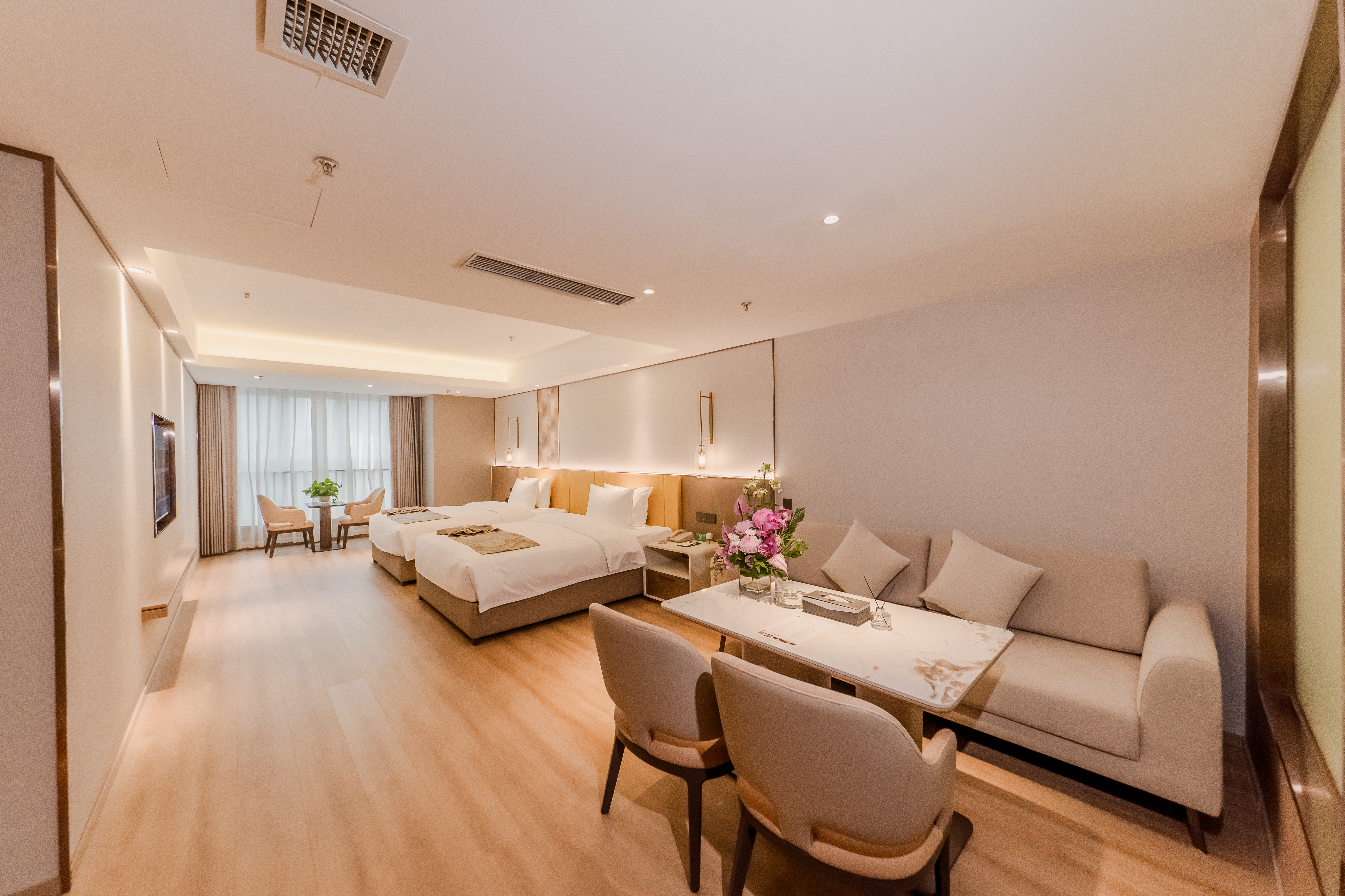 行政双床房（超大空间+智能客控+投屏大电视）