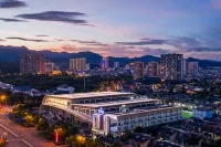 New Horizon Hotel (Luoping Sports Center, Qujing)