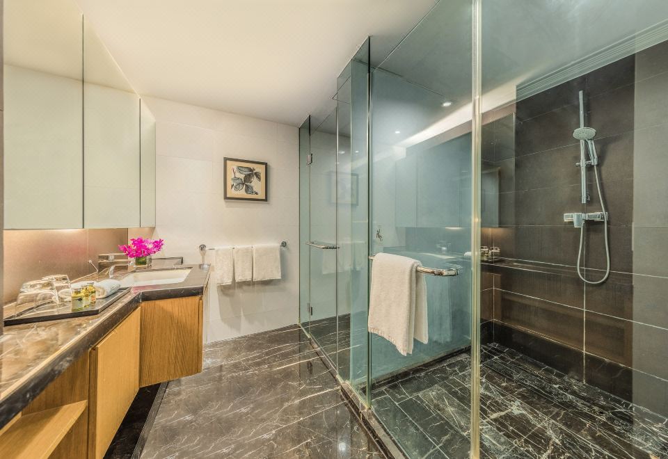 Somerset Riverview ChengduTwo-Bedroom Interconnecting Suite (Single Room+Suite+Washing Machine+Two-Bathroom)