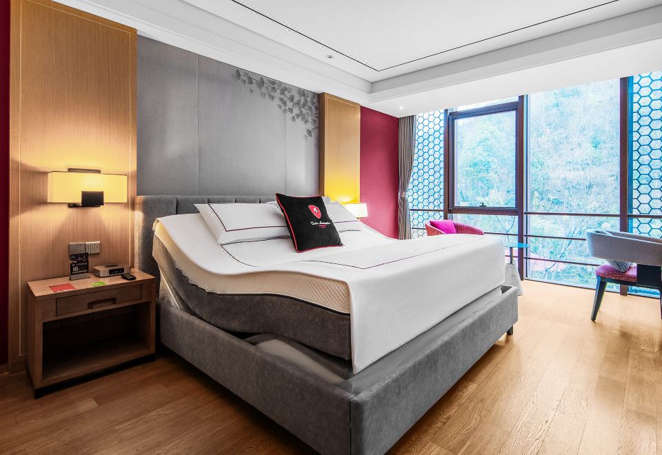 Suzhou Tonino Lamborghini Rosso HotelGarden Smart Suite