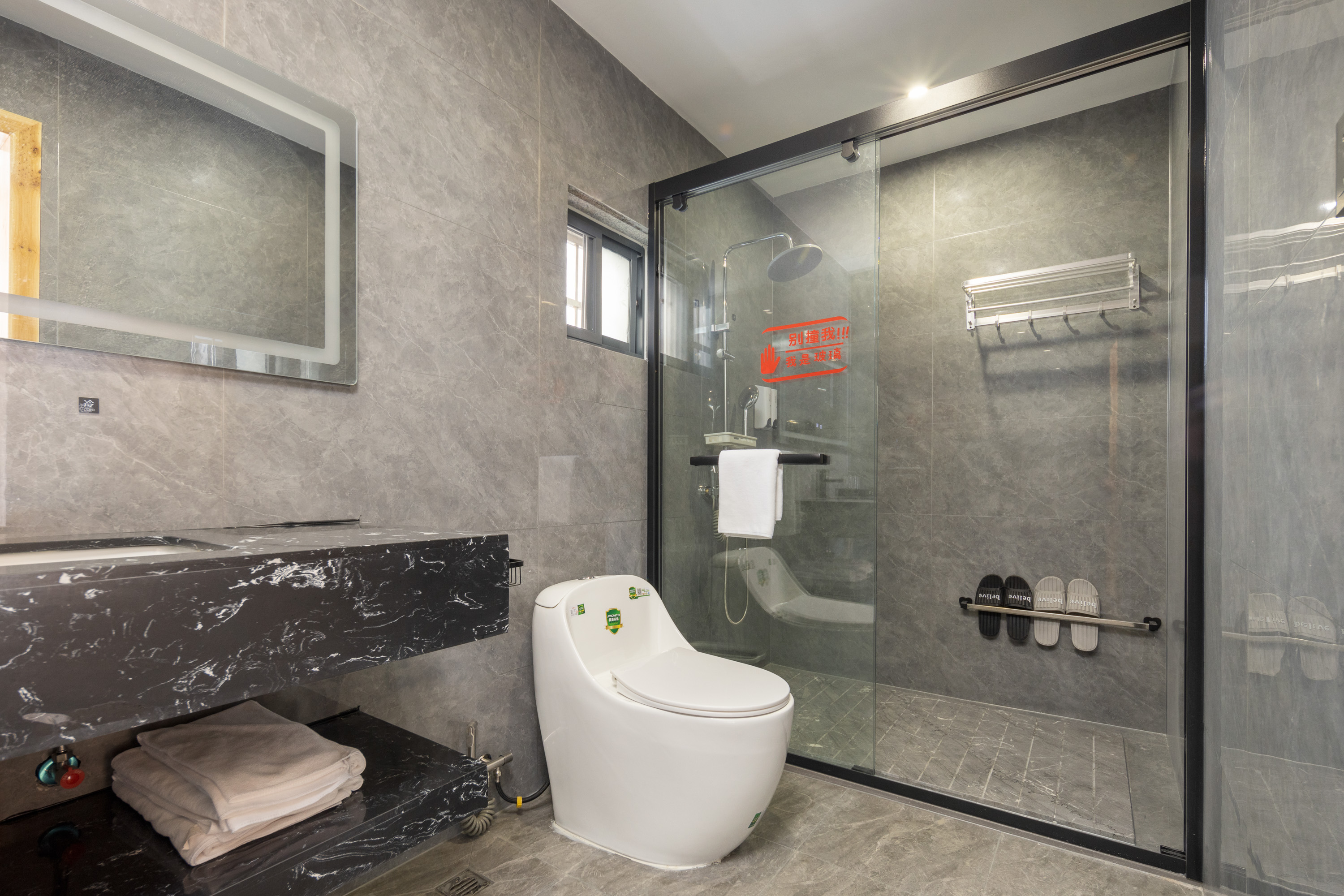 阳光院景双床房