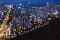 SKY Jumbo Seaview Homestay (Beihai Yintan Tourism Resort) โรงแรมใน