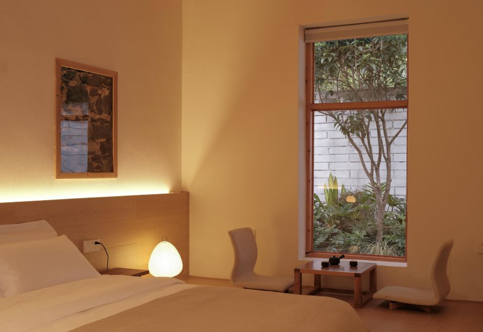 Guestroom - Garden-View