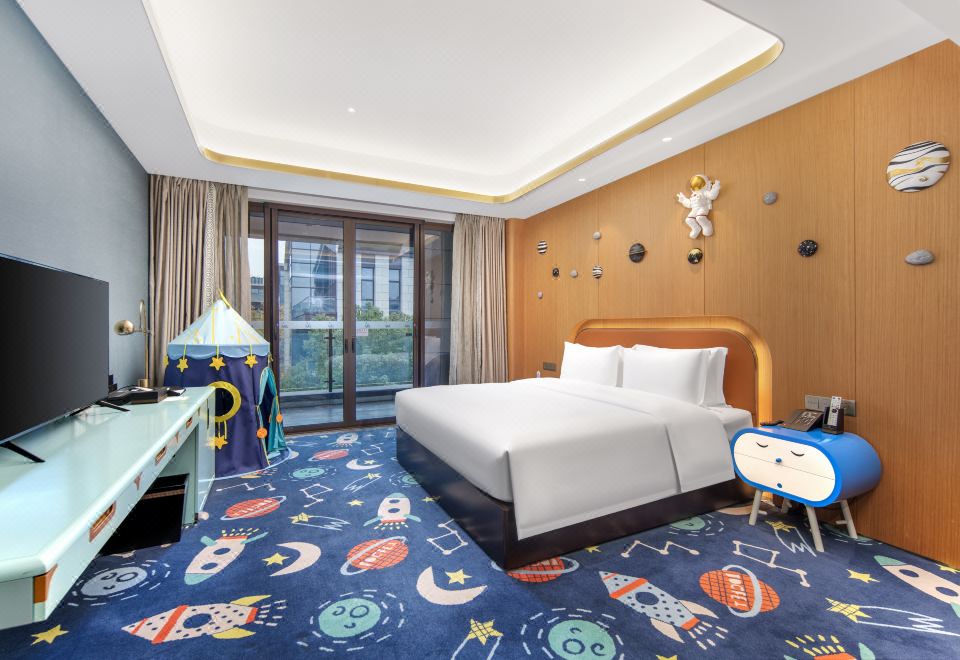 别墅亲子露台大床房