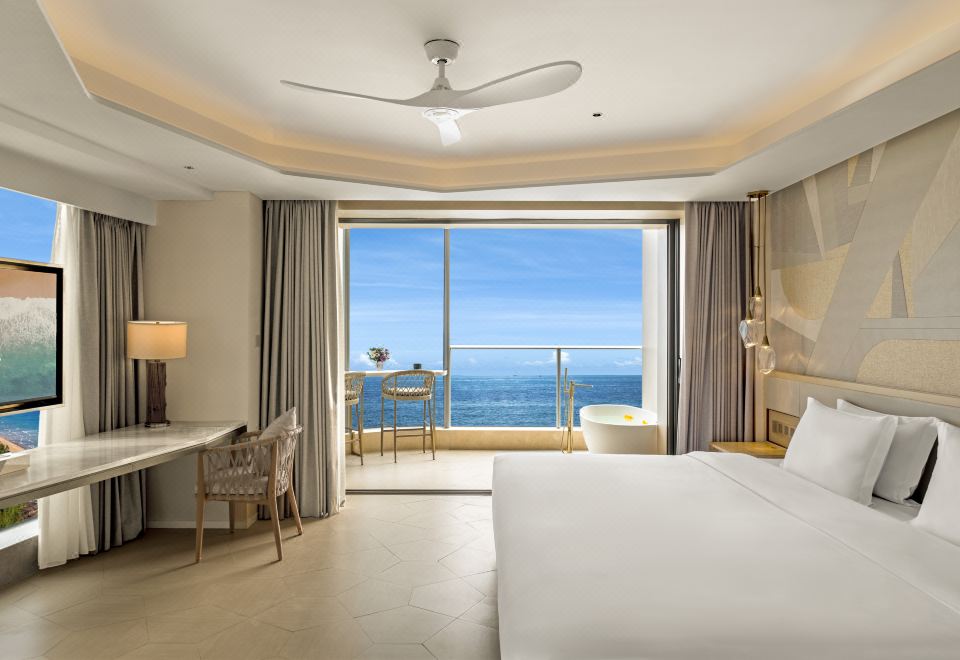 Salt Crystal Hotel By RichuSuite - 2-Bedroom, Sea-View (2 Beds)