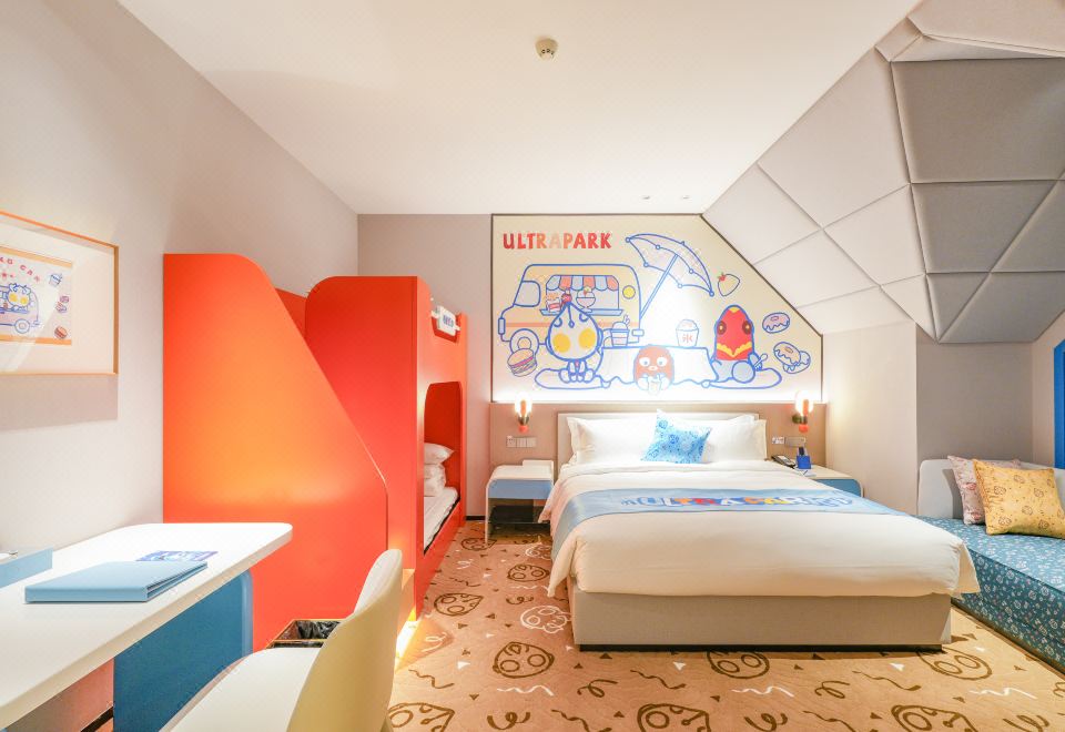 奥特欢乐园家庭房