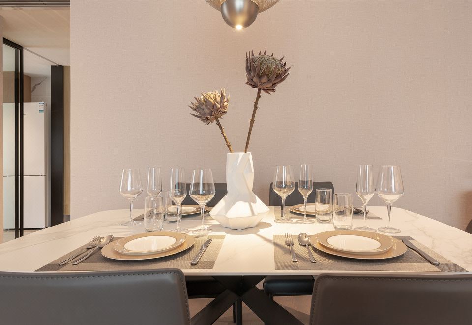 商务一居室（厨房设备+冰箱+洗烘一体机）