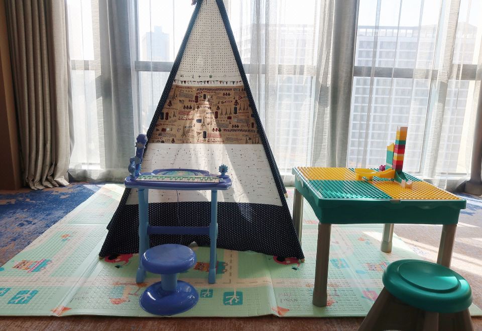 Courtyard by Marriott Hangzhou XiaoshanFrozen Theme Family Room