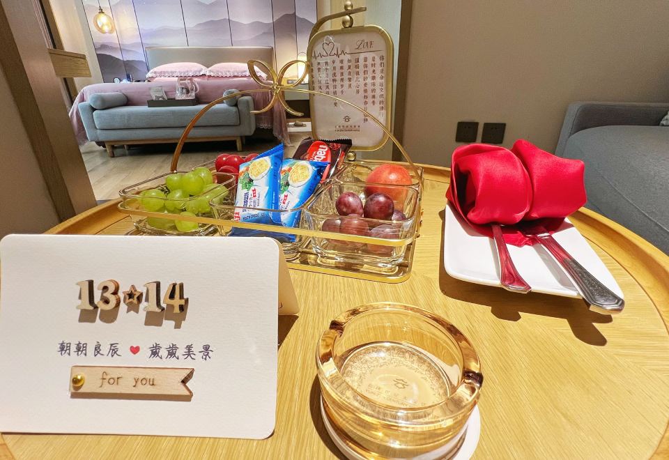 情侣主题大床房