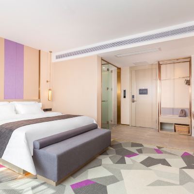 豪華大床房（貴妃躺椅+藍牙音樂） 麗楓酒店（東莞大朗松山湖華為店）優惠