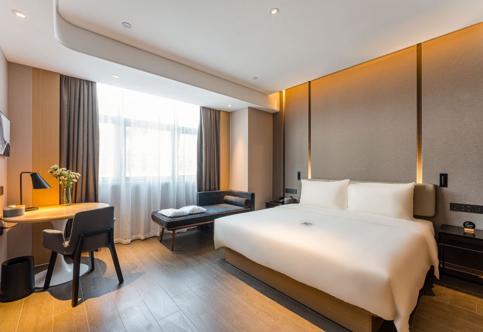 Atour Hotel(Suzhou Mudu Ancient Town Store Lingyan Mountain Metro Station)Executive Queen Room