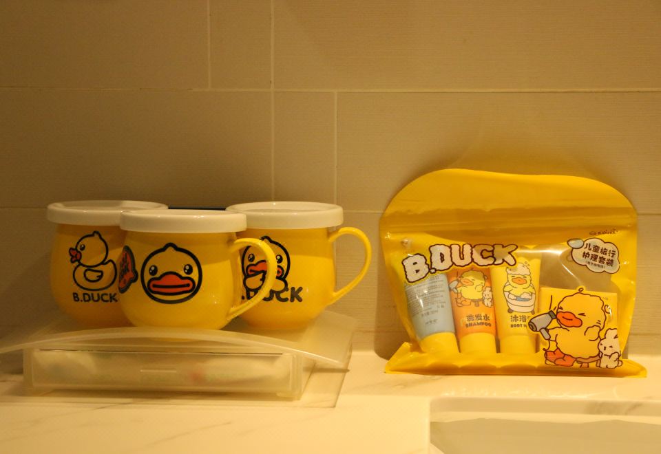 Holiday Inn Shanghai HongqiaoB.DUCK Theme Family Room