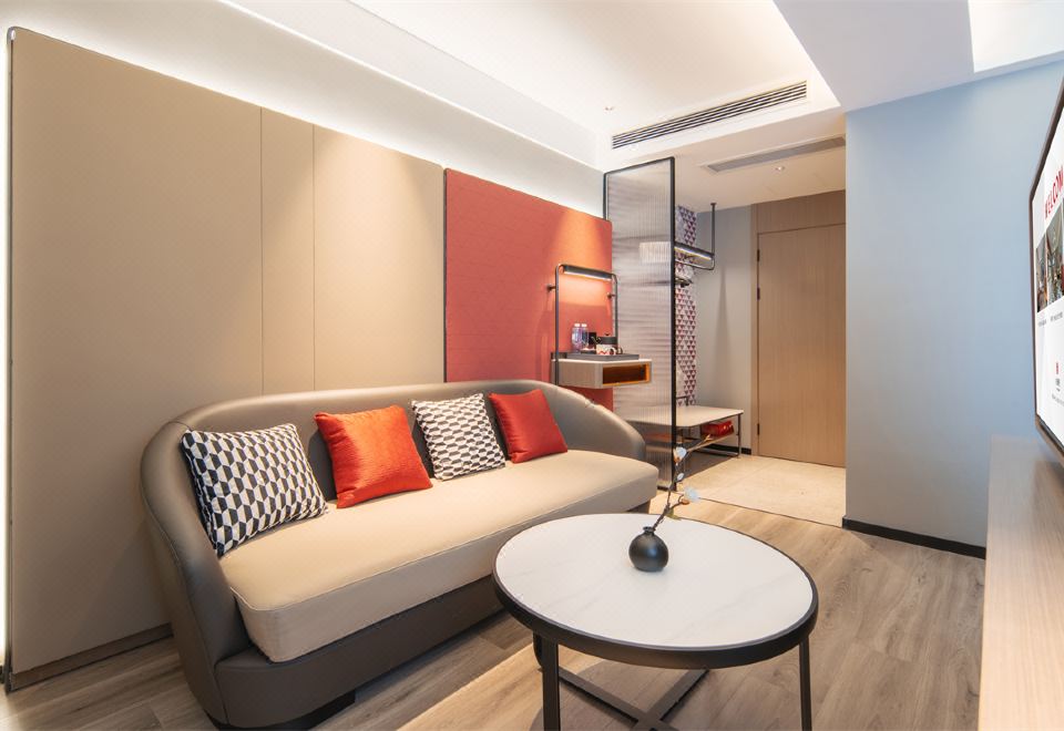 智能豪華大床房〔智能客控+智能投屏+零壓床墊〕